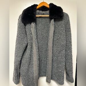 Sweater w/ detachable fur collar - MEDIUM